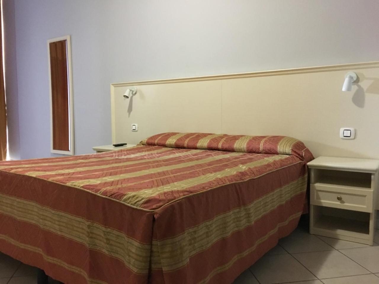 Hotel Lago Maggiore Castelletto sopra Ticino Εξωτερικό φωτογραφία